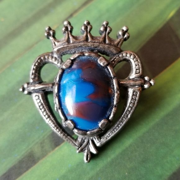 Vintage Jewelry - Vintage Miracle Luckenbooth heart brooch pin